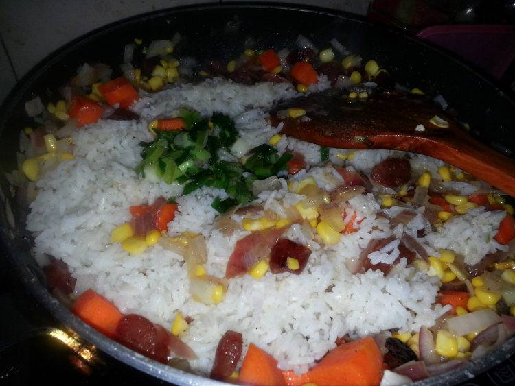 葱油腊肠炒饭步骤7