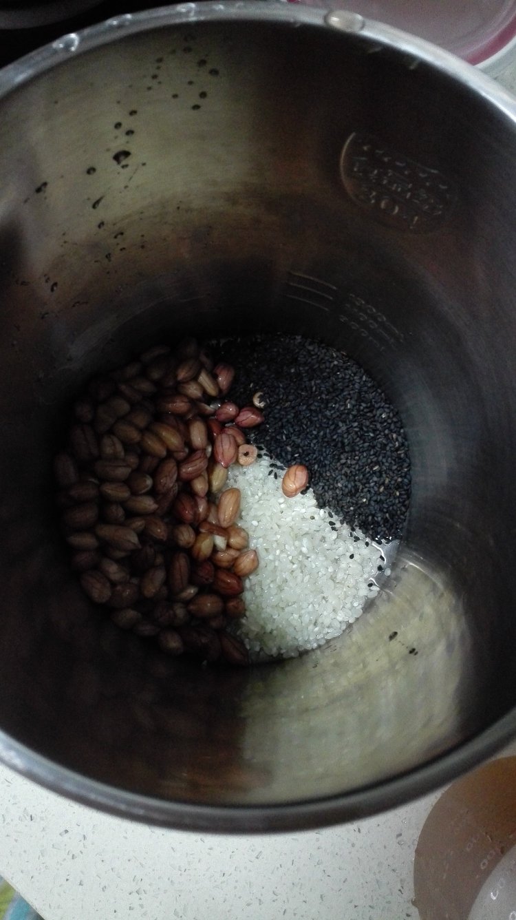 花生芝麻米糊步骤3