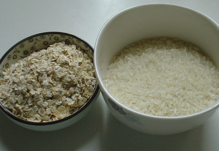 燕麦片焖米饭步骤1