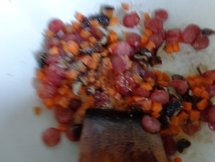 香菇腊肠煲仔饭步骤8