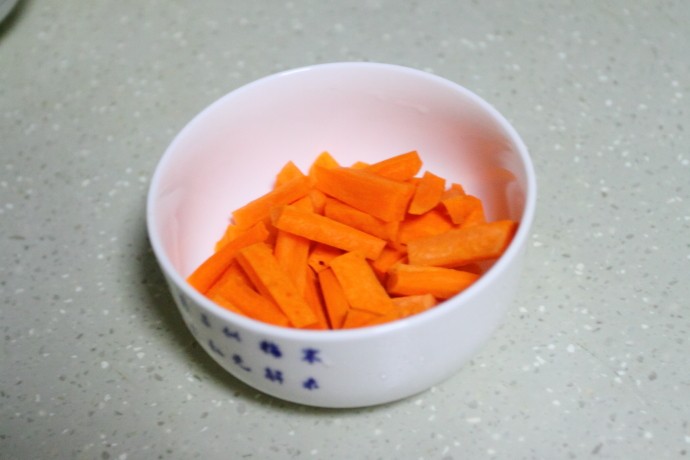 干豆角肉片煲仔饭步骤3