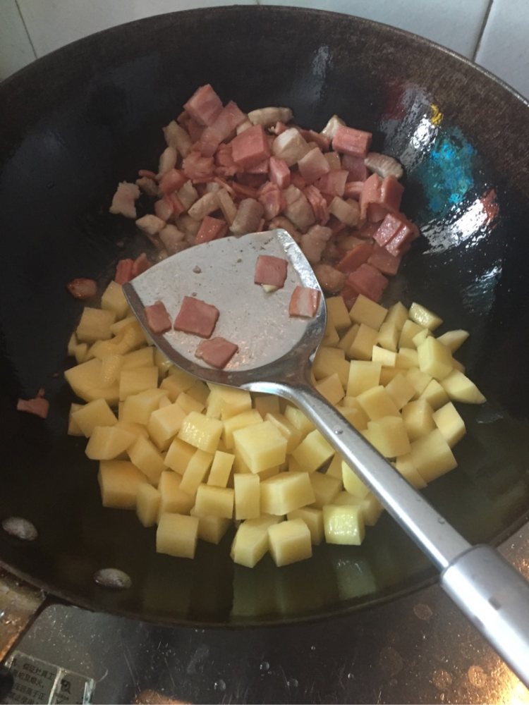 土豆培根香焖饭步骤4