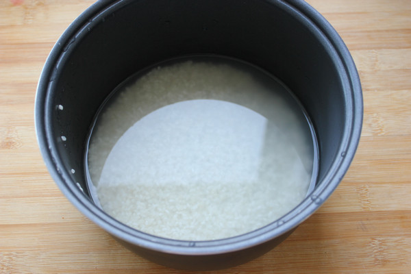 香菇油饭步骤1