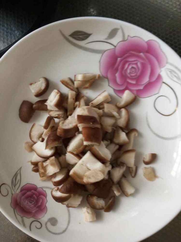 香菇豌豆瘦肉粥步骤2