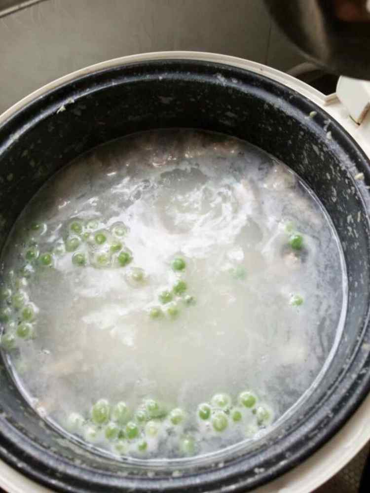 香菇豌豆瘦肉粥步骤9