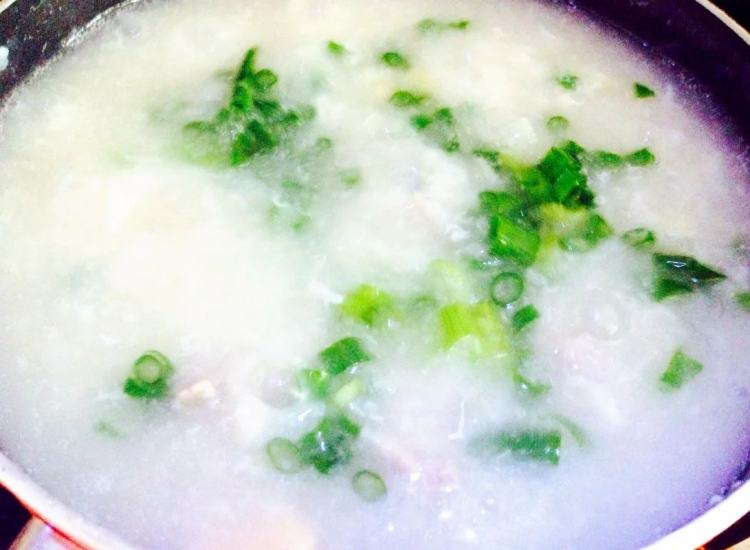 生滚咸蛋瘦肉粥步骤9