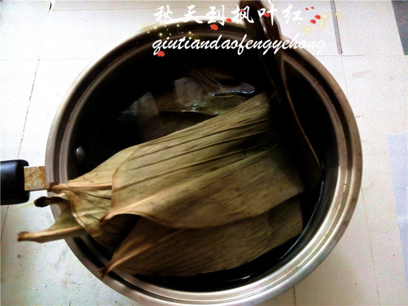 粽香腊肠蒸饭（仿竹筒步骤7