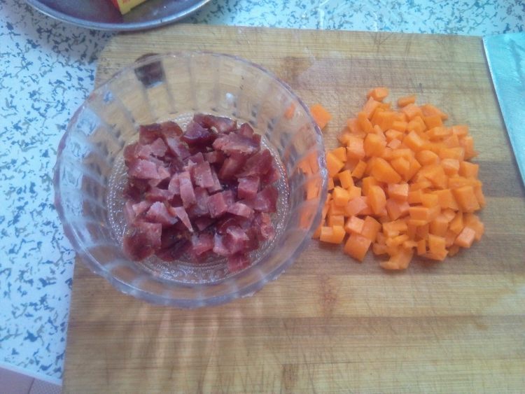 【手工美食】腊味贝裙步骤2