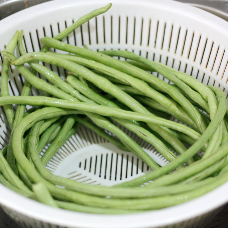 粉蒸豆角步骤7