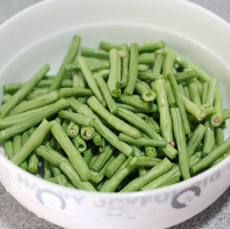 粉蒸豆角步骤8