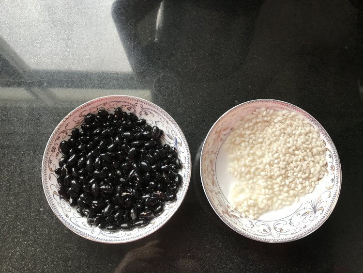 糯米黑豆浆步骤2