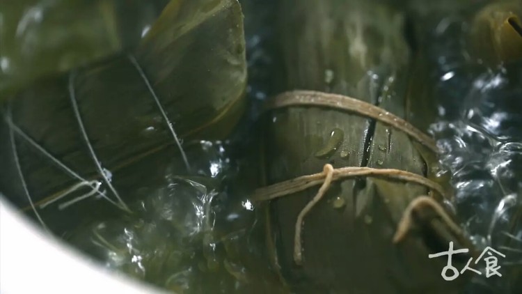 赐绯含香粽步骤3
