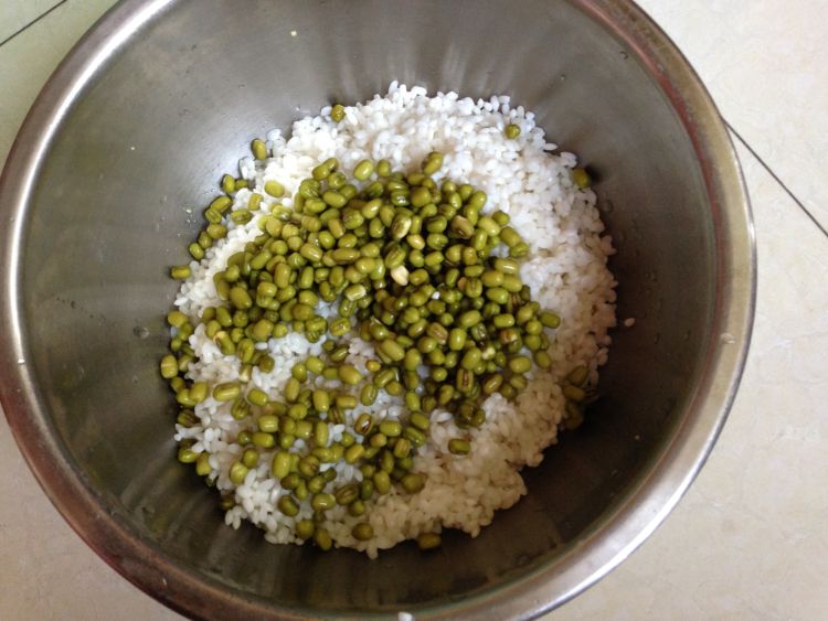 糖玫瑰绿豆糯米粽步骤3