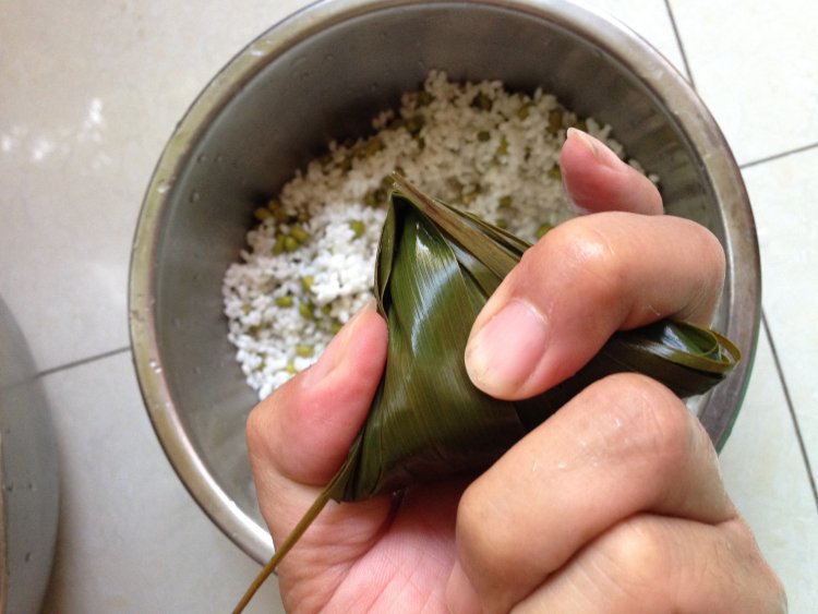 糖玫瑰绿豆糯米粽步骤9