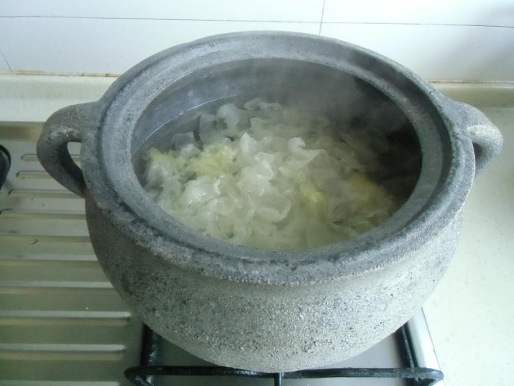冰糖银耳粥步骤5