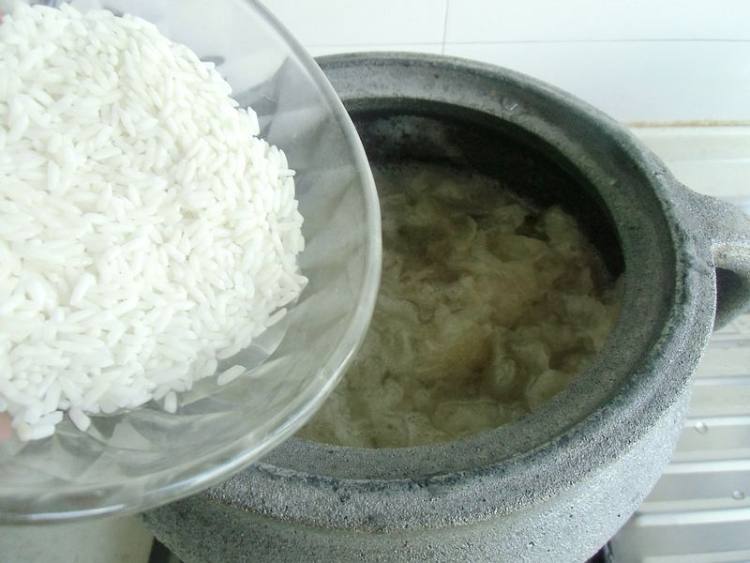 冰糖银耳粥步骤8