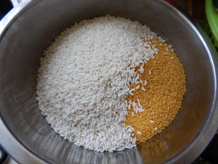 红豆小米蜜枣粽子步骤2