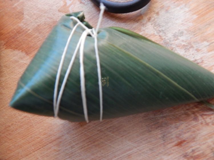 红豆小米蜜枣粽子步骤8