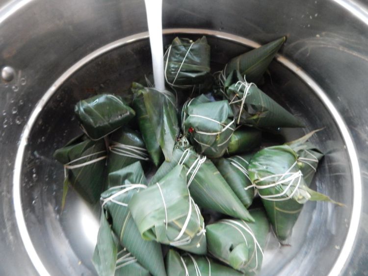 红豆小米蜜枣粽子步骤10