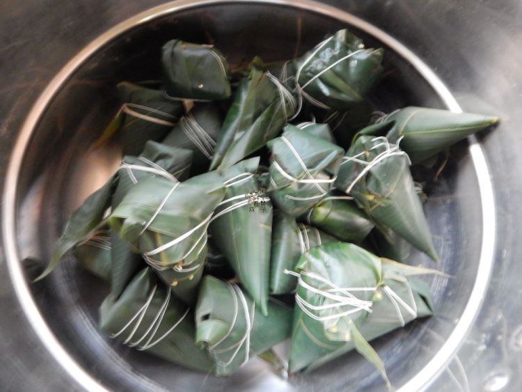 红豆小米蜜枣粽子步骤9