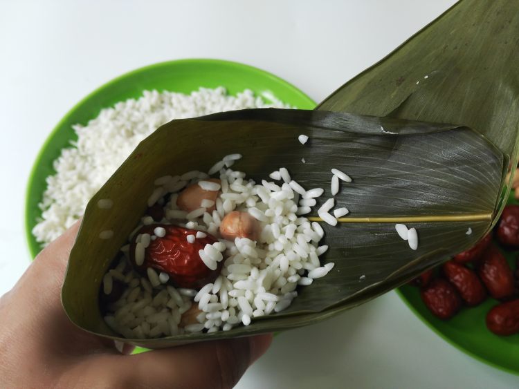 红豆花生红枣粽步骤5