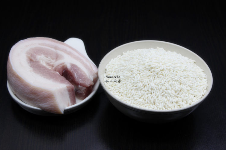 鲜肉咸味粽步骤1