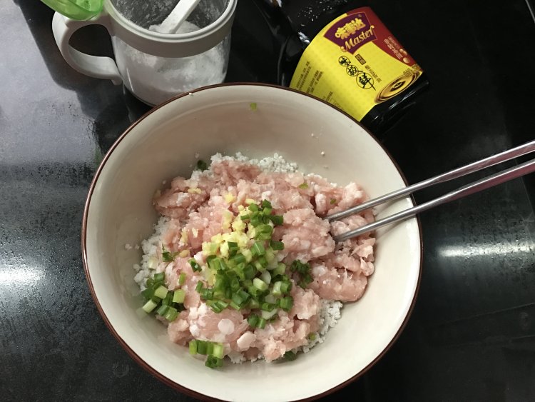 油豆腐酿#本味家乡菜#步骤2