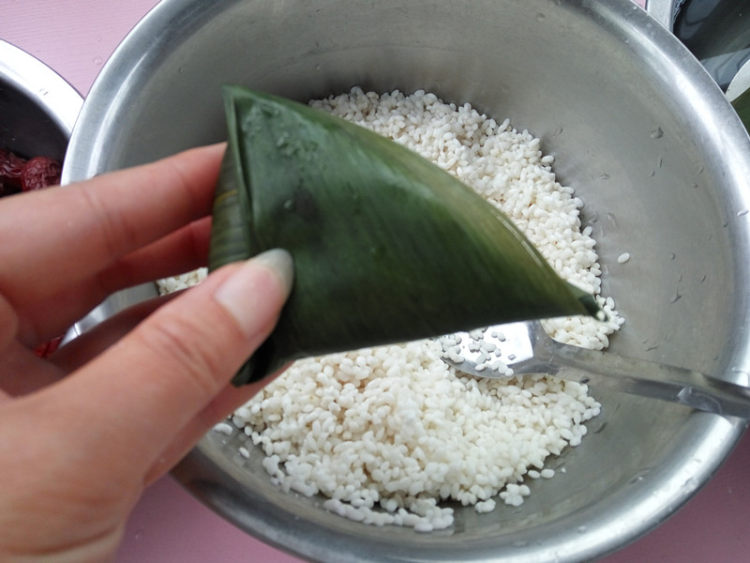 红枣糯米粽步骤7