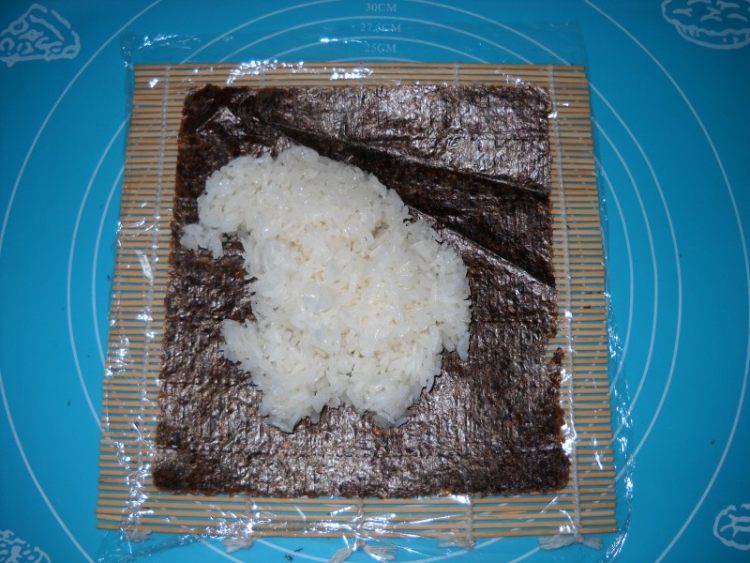 紫苏辣松糯米卷步骤7
