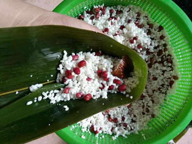 红豆蜜枣粽步骤2