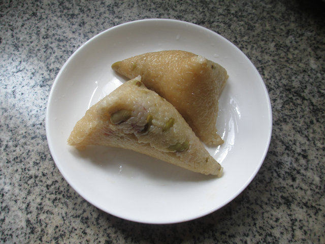 咸肉青黄豆糯米粽步骤11
