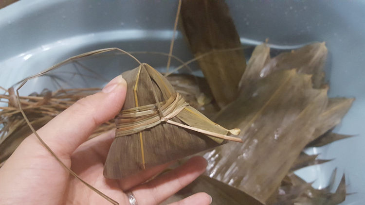 发豆瘦肉粽步骤8