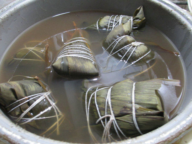 蜜枣红豆糯米粽步骤11