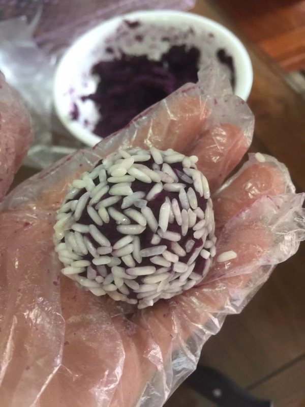 紫薯芒果糯米球步骤5