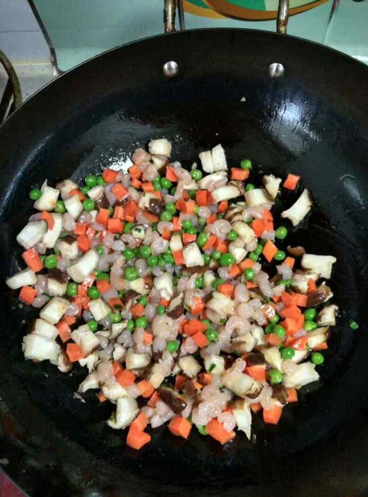 腊肠荷叶饭步骤6