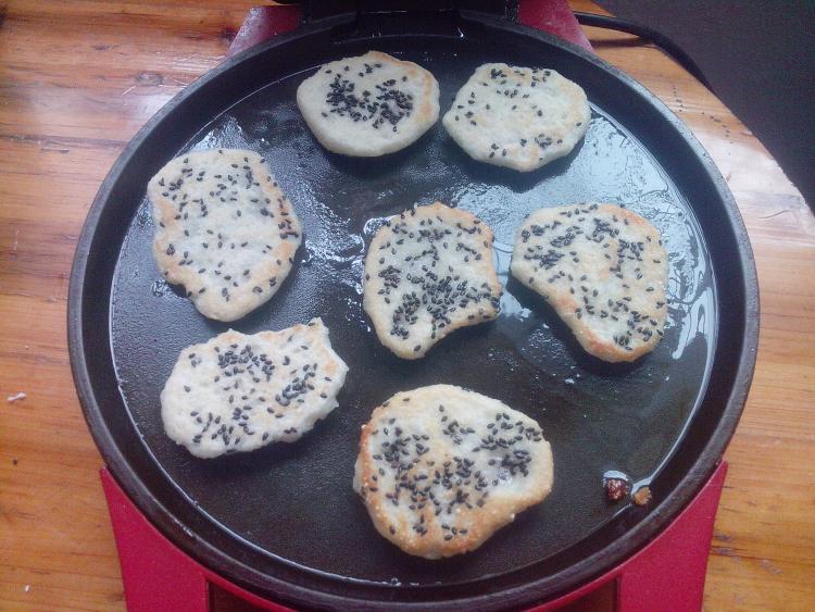 糯米芝麻饼步骤8