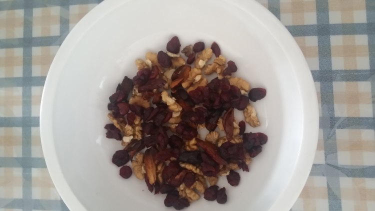 蒸蔓越莓甜糯米饭步骤1