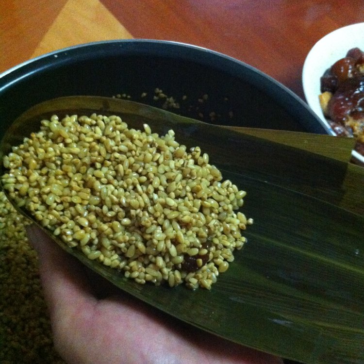 【手工美食】鲜肉粽子步骤7