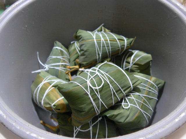 糖桂花玉米粒糯米粽步骤7