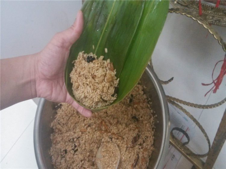 【手工美食】海鲜肉粽步骤11