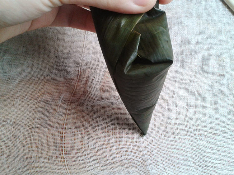 【手工美食】绿豆粽子步骤8