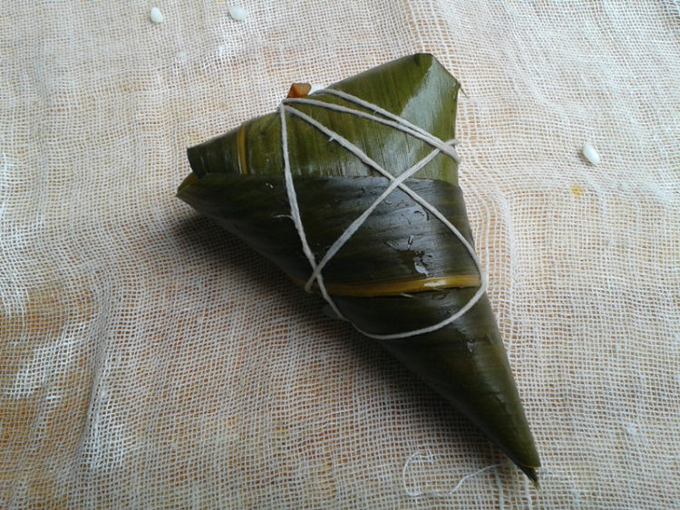 【手工美食】绿豆粽子步骤10