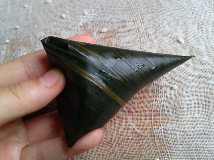 【手工美食】绿豆粽子步骤9