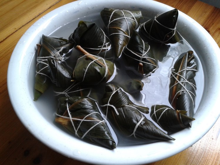 【手工美食】绿豆粽子步骤12