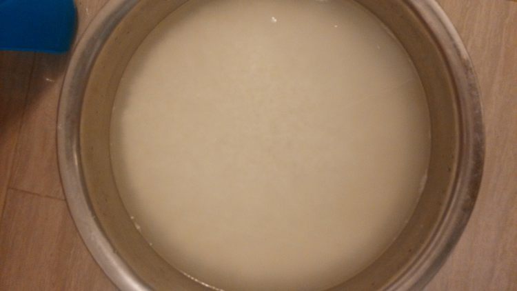 蜜枣无谷和腊肠粽子步骤1