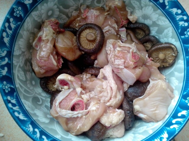 香菇鸡肉粽步骤2