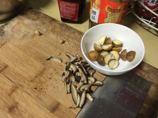 香菇卤肉板栗粽步骤6