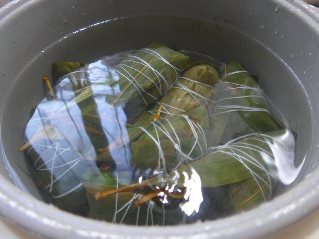 绿豆糯米粽步骤8
