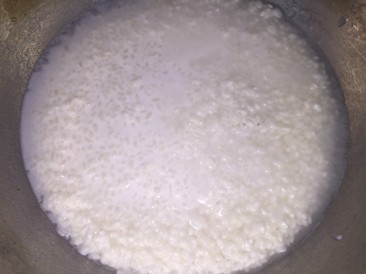 泰式芒果糯米椰浆饭步骤1