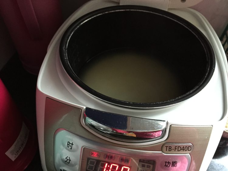 小米荠菜虾仁粥步骤2